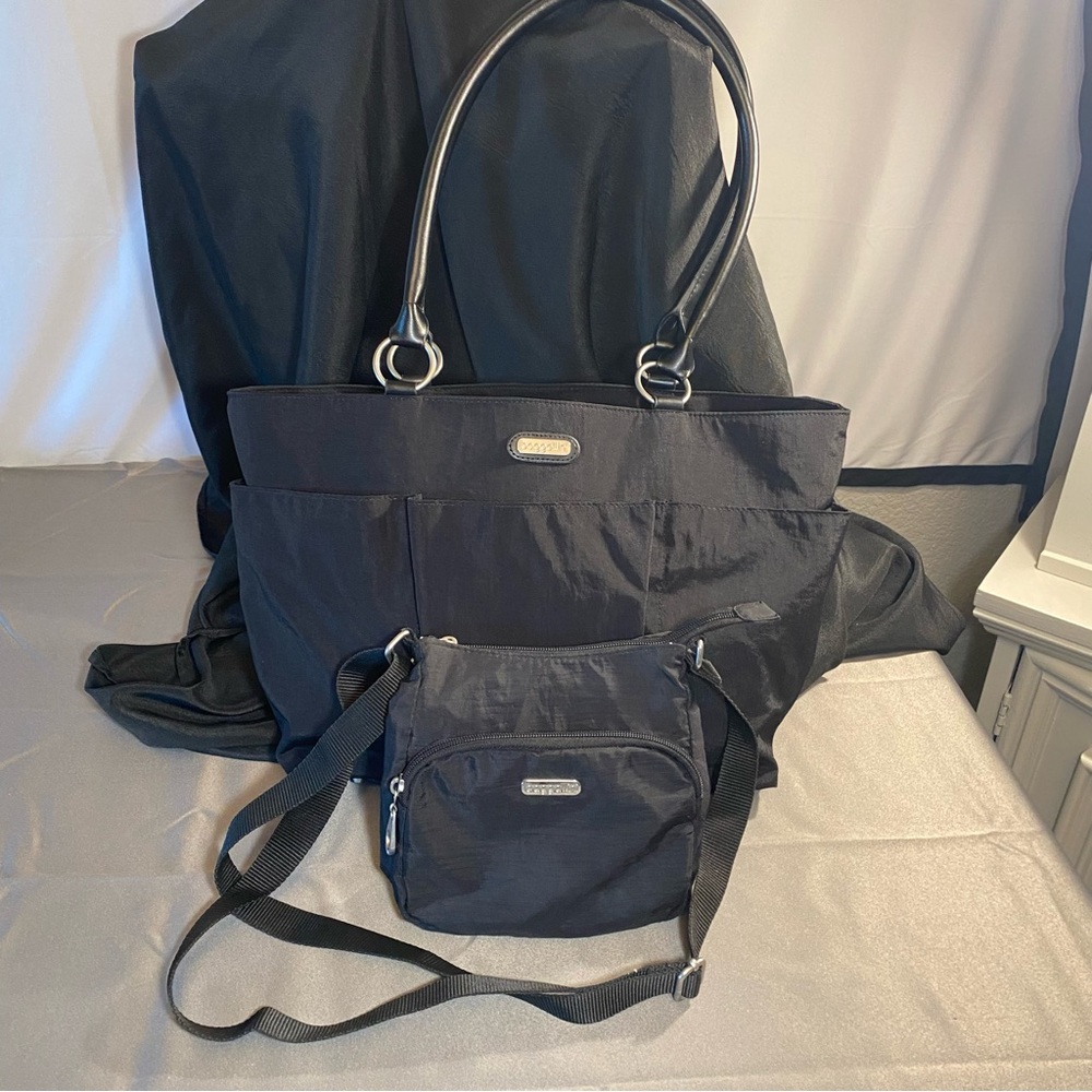 Baggallini set of two purses, one shoulder strap, one adjustable Crossbody black